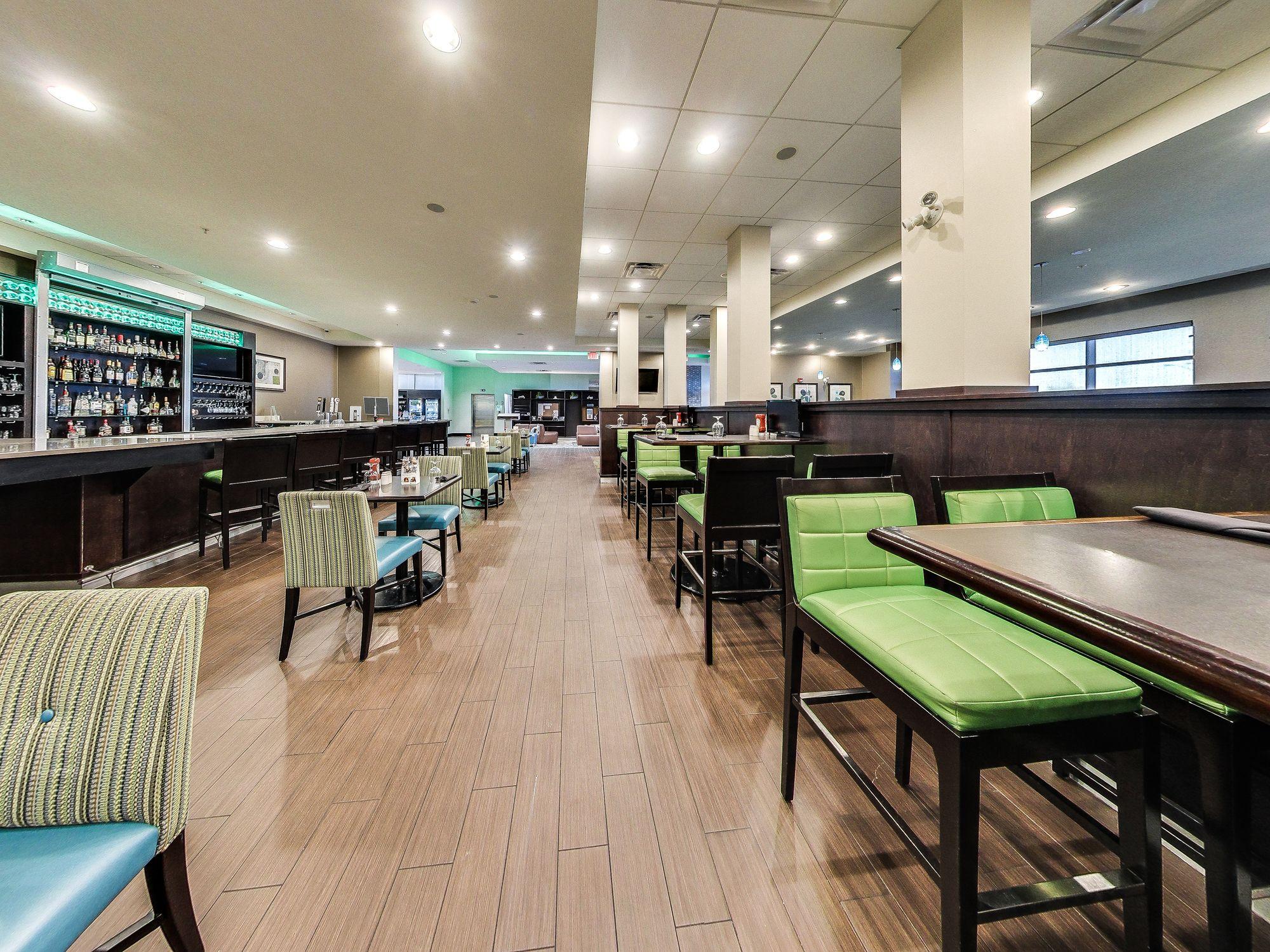 ניסקו Holiday Inn Hotel & Suites Edmonton Airport Conference Centre By Ihg מראה חיצוני תמונה