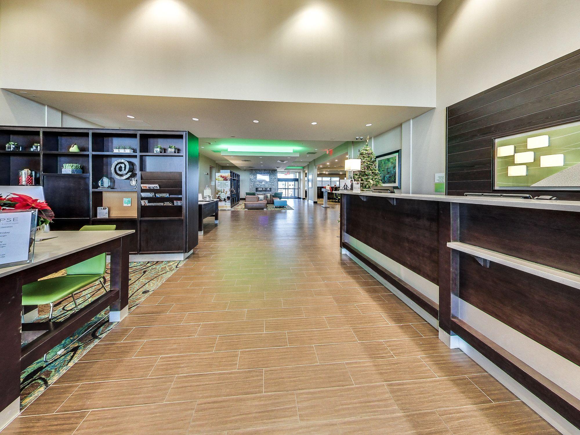 ניסקו Holiday Inn Hotel & Suites Edmonton Airport Conference Centre By Ihg מראה חיצוני תמונה