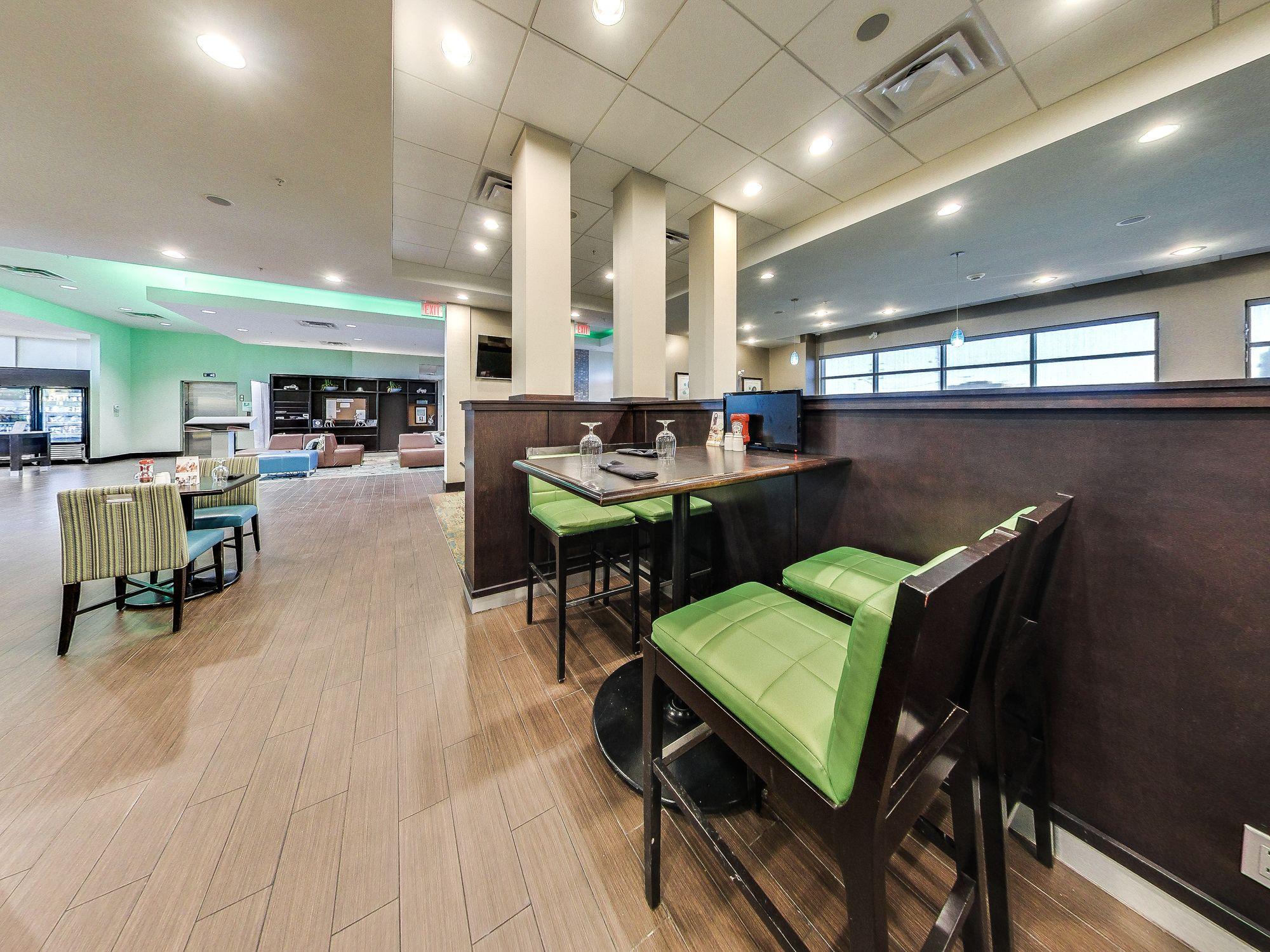 ניסקו Holiday Inn Hotel & Suites Edmonton Airport Conference Centre By Ihg מראה חיצוני תמונה